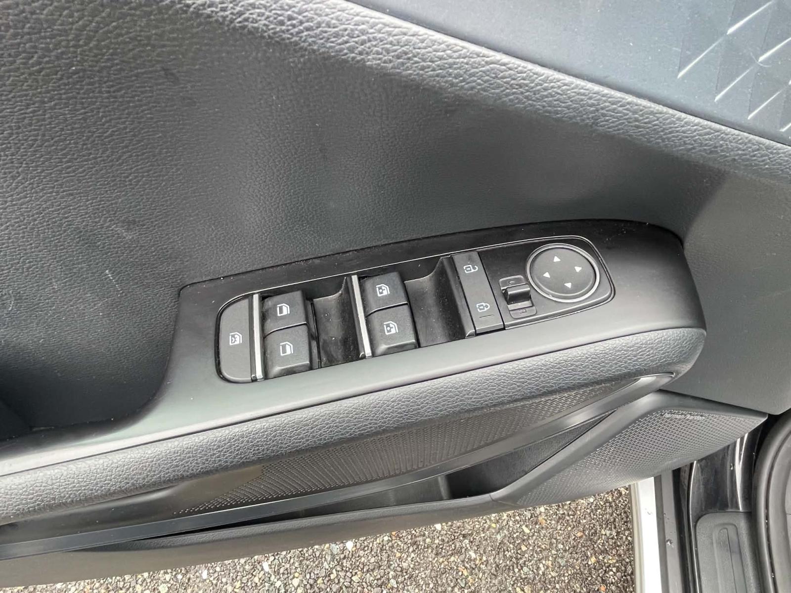 Image 11 Kia Soul EV Limited 2022