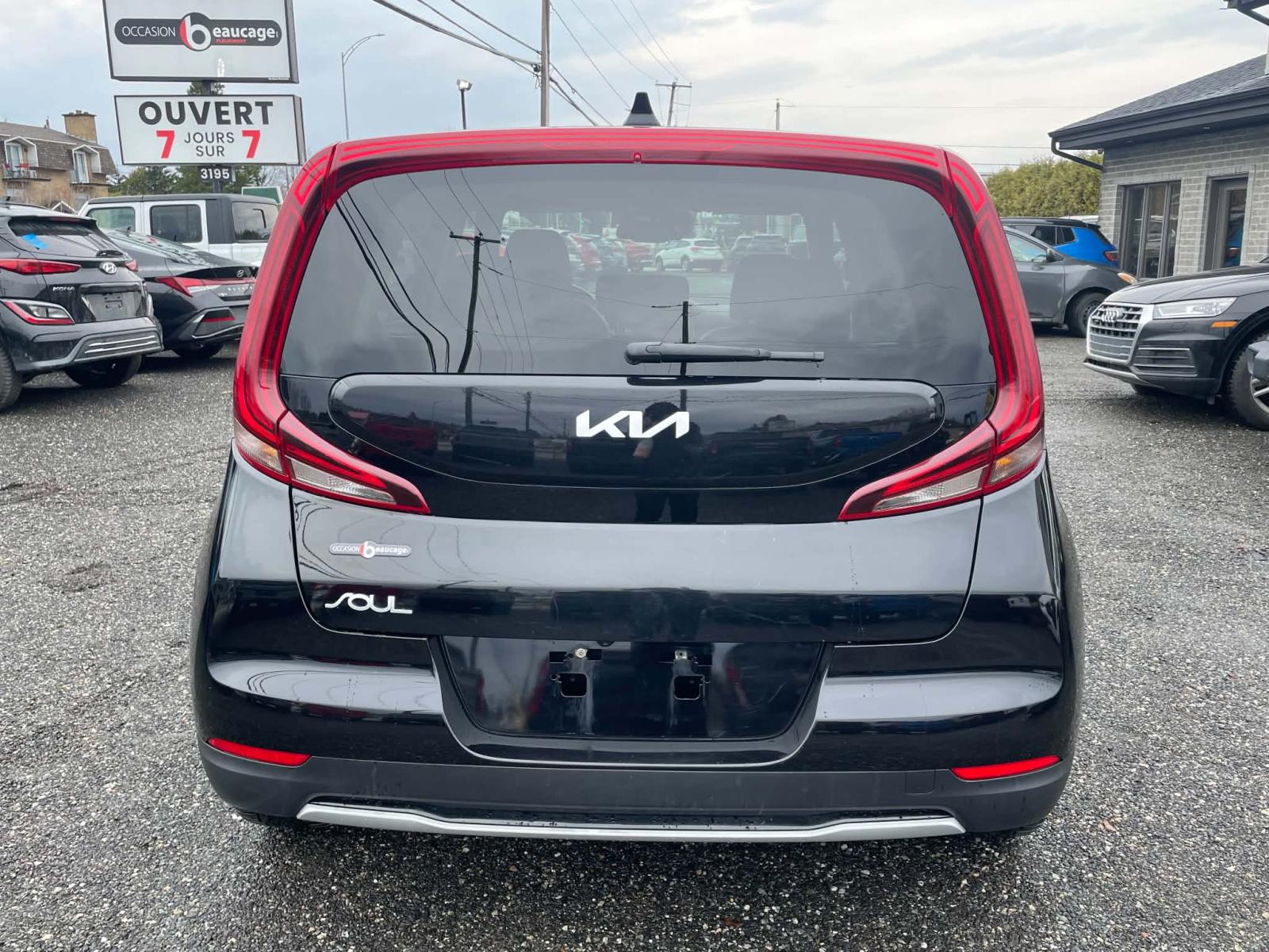 Image 8 Kia Soul EV Limited 2022