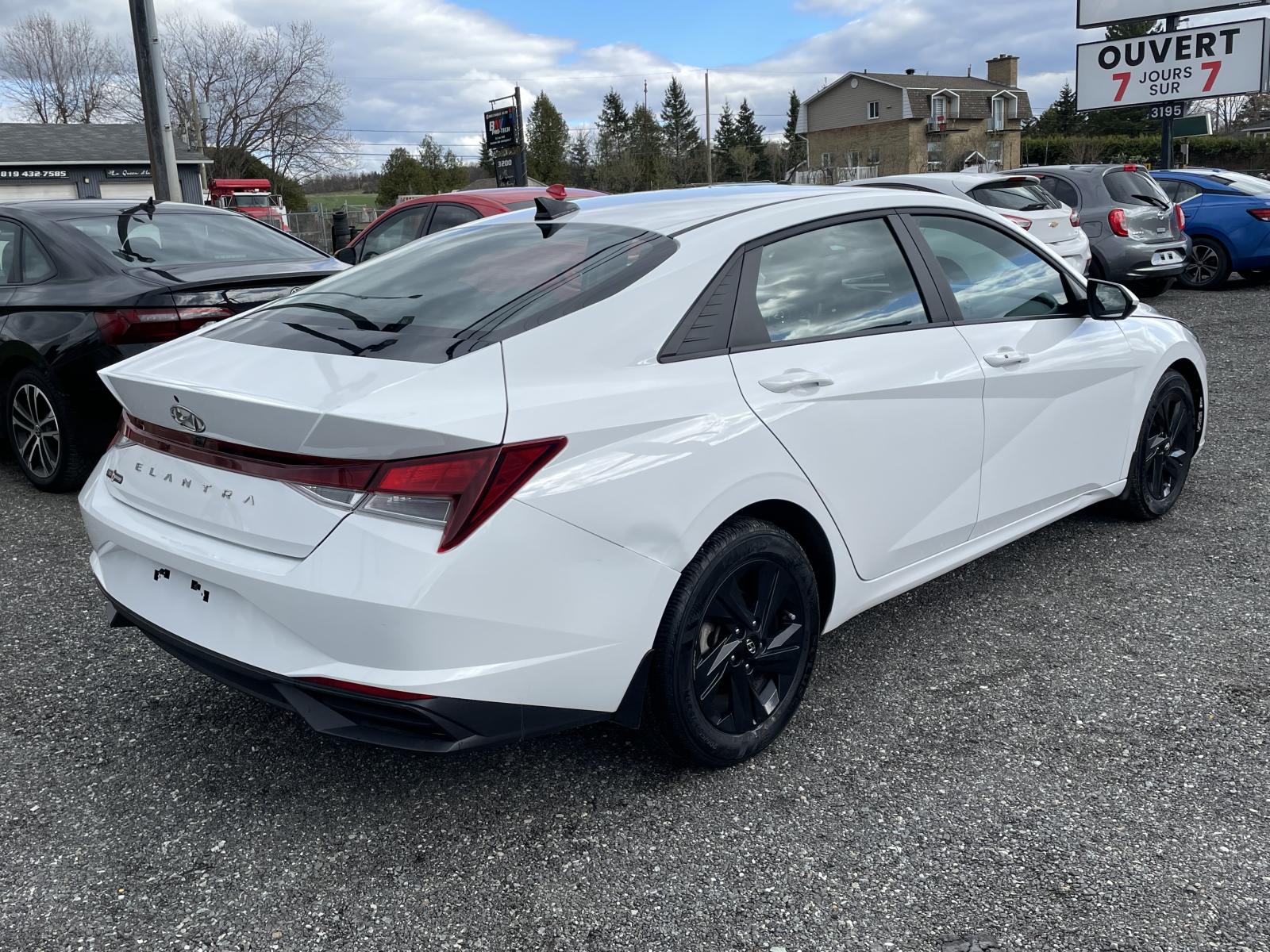 Hyundai Elantra Preferred 2022 — photo 4