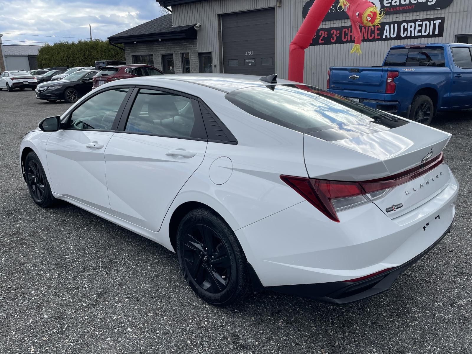 Hyundai Elantra Preferred 2022 — photo 3