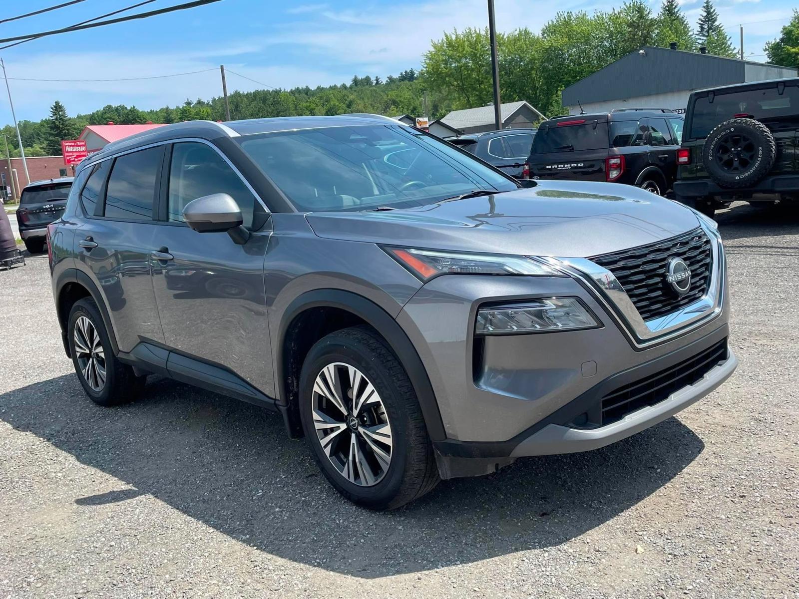 Nissan Rogue SV Moonroof 2023 — photo 3