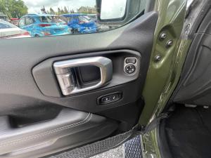 Miniature 20 Jeep Wrangler 4XE Unlimited Sahara 2022