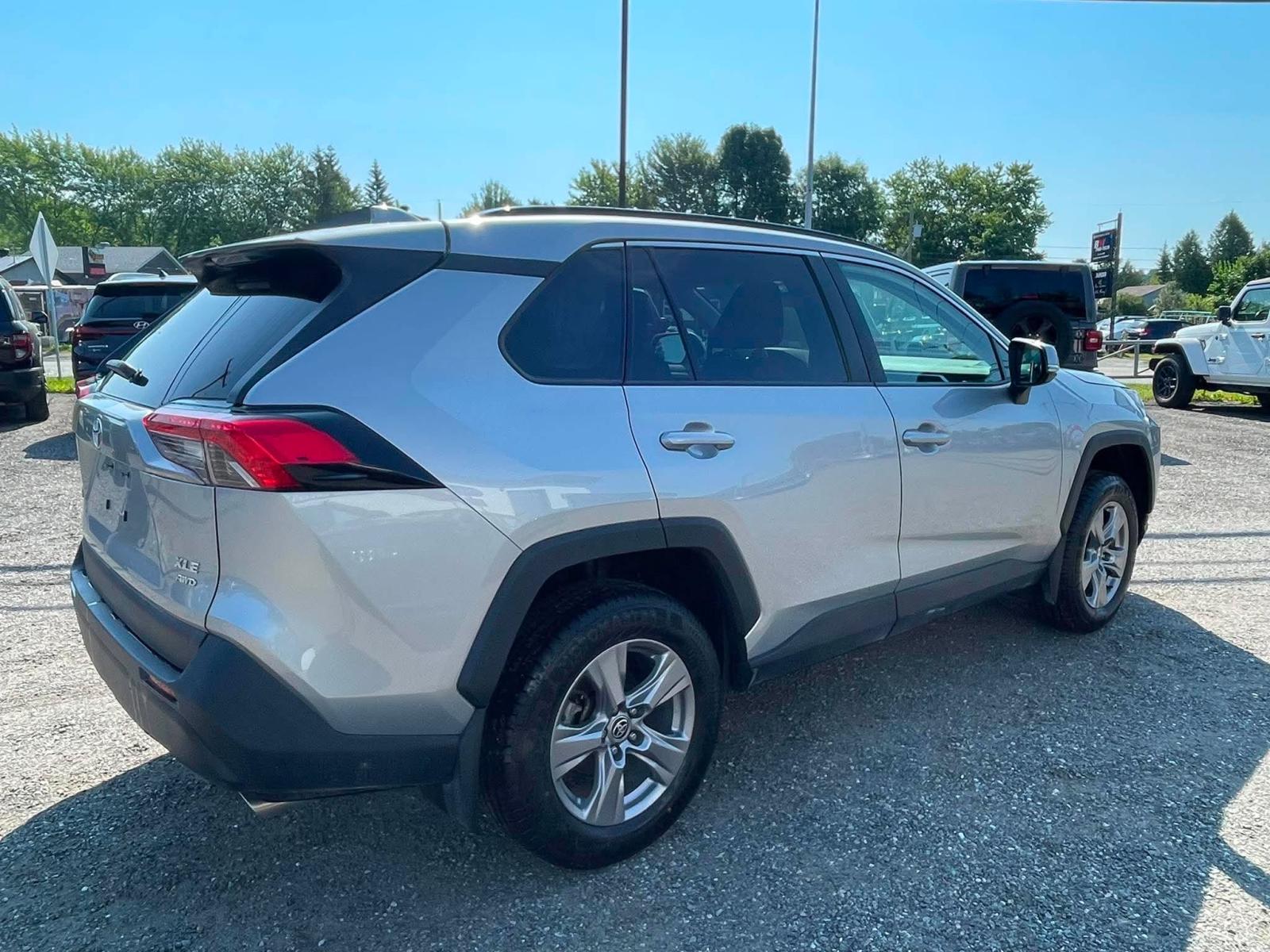 Toyota Rav4 XLE 2023 — photo 4