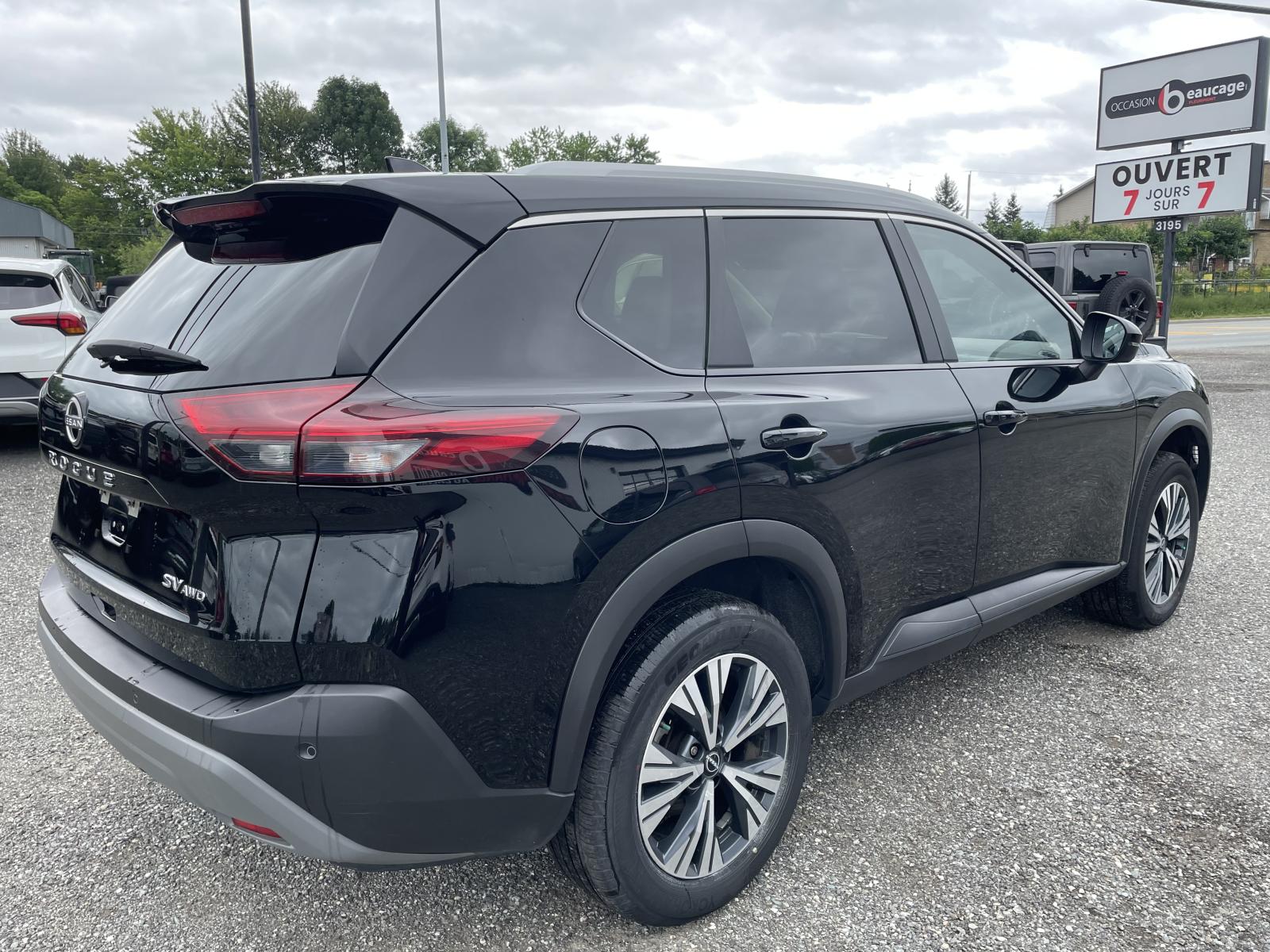 Nissan Rogue SV Moonroof 2023 — photo 4