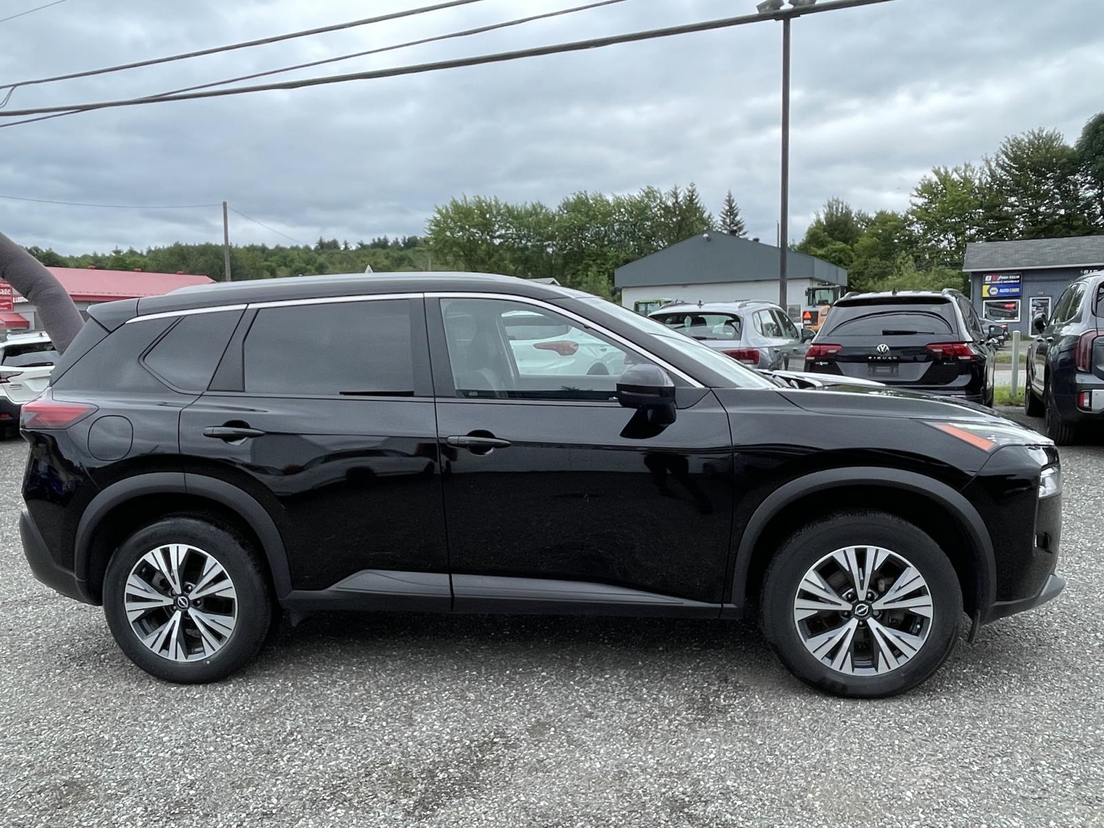 Nissan Rogue SV Moonroof 2023 — photo 8