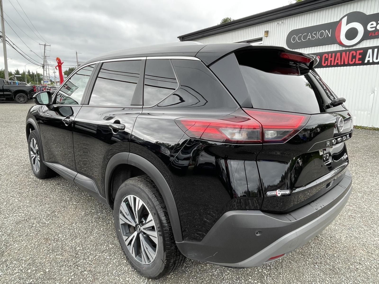 Nissan Rogue SV Moonroof 2023 — photo 5