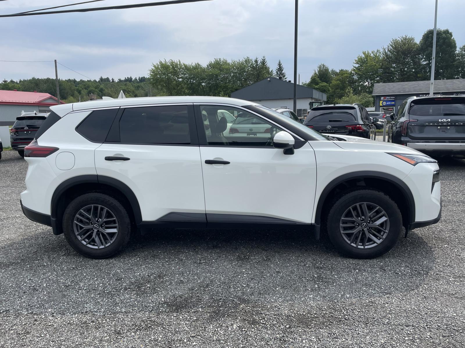 Nissan Rogue S 2024 — photo 8
