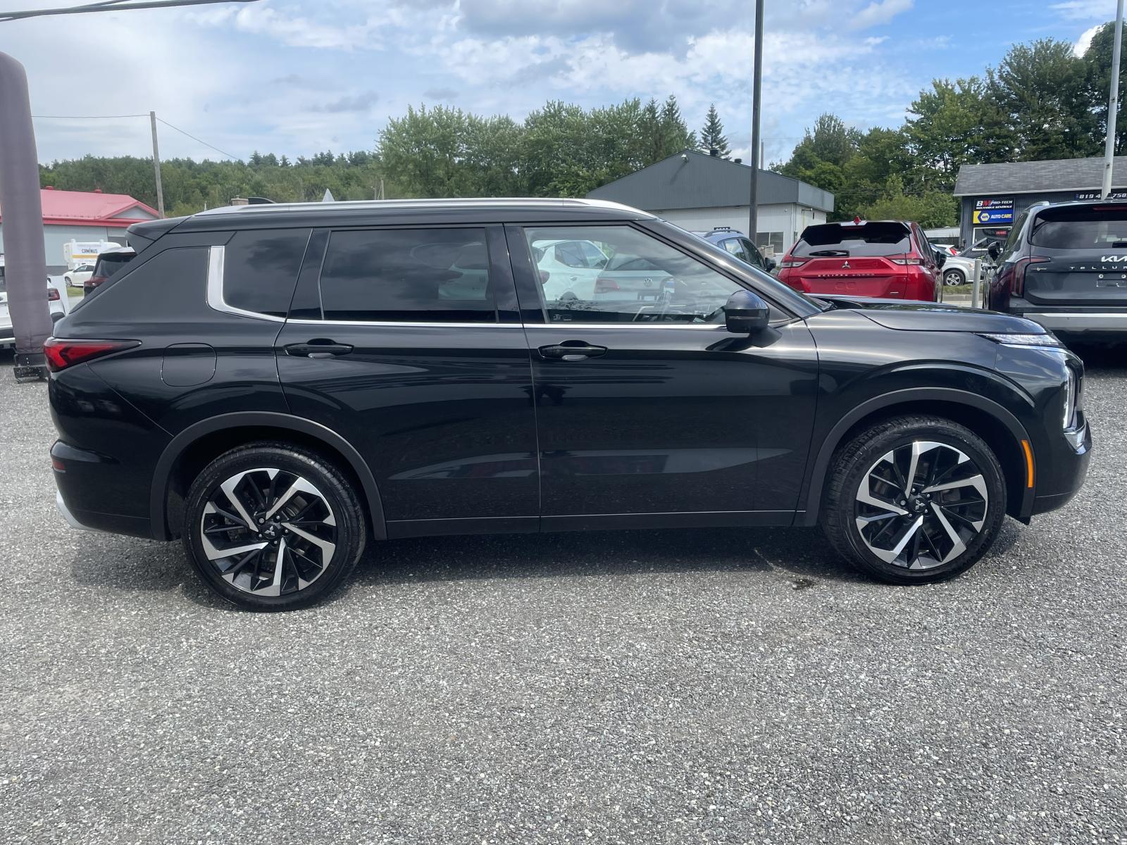 Mitsubishi Outlander GT 2023 — photo 8