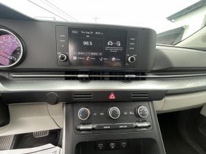 Miniature 28 Kia Carnival LX 2024