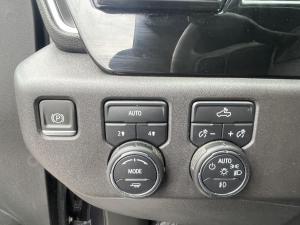Miniature 22 Chevrolet Silverado 1500 RST 2023