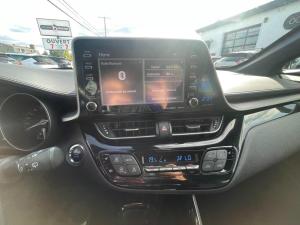 Miniature 26 Toyota C-HR LE 2019
