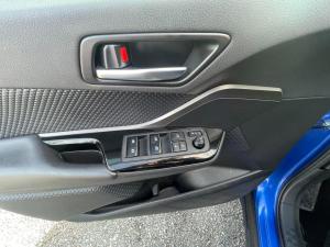 Miniature 13 Toyota C-HR LE 2019