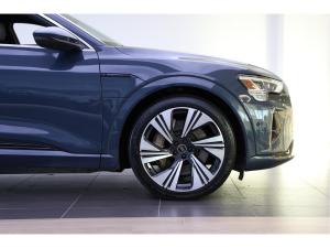 Miniature 7 Audi Q8 e-tron Base 2024