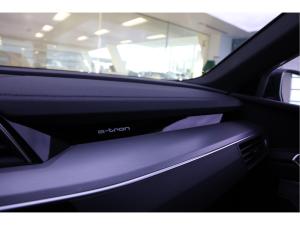 Miniature 28 Audi Q8 e-tron Base 2024