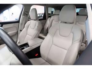 Thumbnail 12 Volvo XC60 T8 Plus Dark Theme   Camera 360   Harman/Kardon 2023