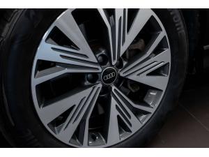 Miniature 8 Audi Q4 e-tron 50 Quattro   Black Optics   Premium Package 2024