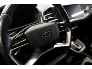 Miniature 24 Audi Q4 e-tron 50 Quattro   Black Optics   Premium Package 2024