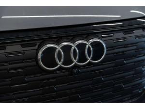 Thumbnail 20 Audi Q4 e-tron 50 quattro   Black Optics Package   389 km 2023