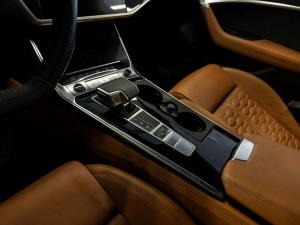 Miniature 18 Audi RS 6 Avant Carbon Optic Package   Full Leather Package 2025