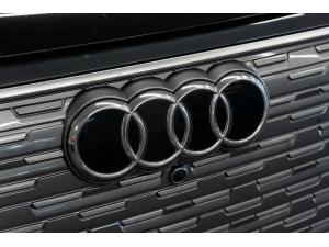 Miniature 20 Audi Q4 e-tron 55 quattro   Hitch   À partir de 1.49% 2024