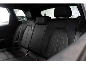 Miniature 16 Audi Q4 e-tron 50 quattro   Black Optics   À partir de 1.49% 2024