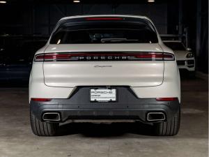 Miniature 8 Porsche Cayenne  2024