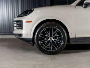 Miniature 11 Porsche Cayenne  2024