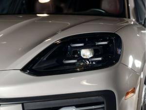 Miniature 18 Porsche Cayenne  2024