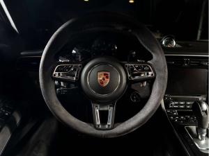 Miniature 12 Porsche 911 2017 911 Carrera GTS - CPO 2017