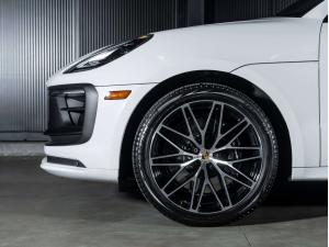 Miniature 12 Porsche Macan Gts 2024