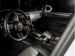 Miniature 14 Porsche Macan Gts 2024