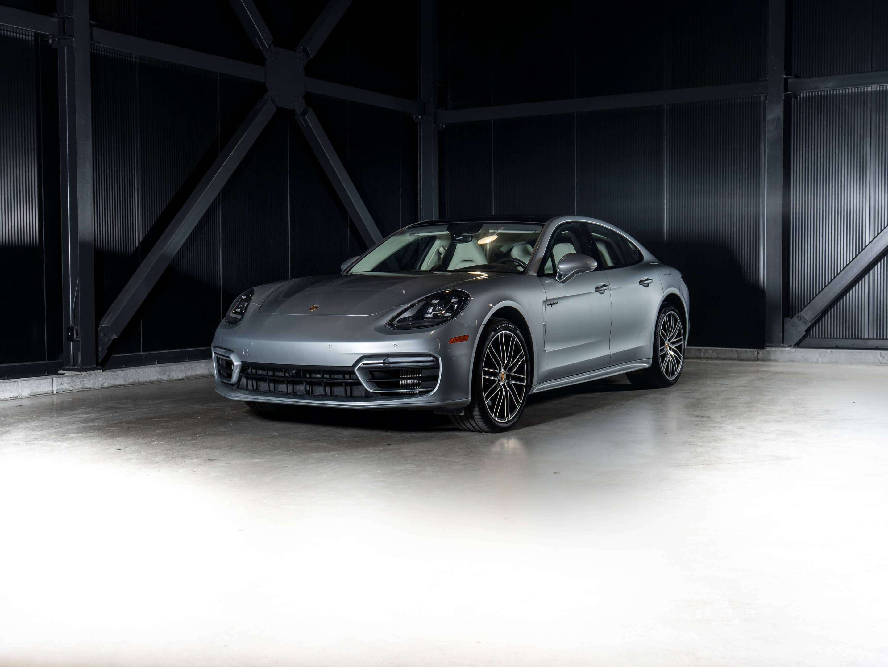 Image 1 Porsche Panamera 2023 Panamera 4 e-Hybrid PE - CPO 2023