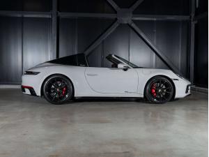 Miniature 12 Porsche 911 2022 911 Targa 4S - CPO - PDK 2022