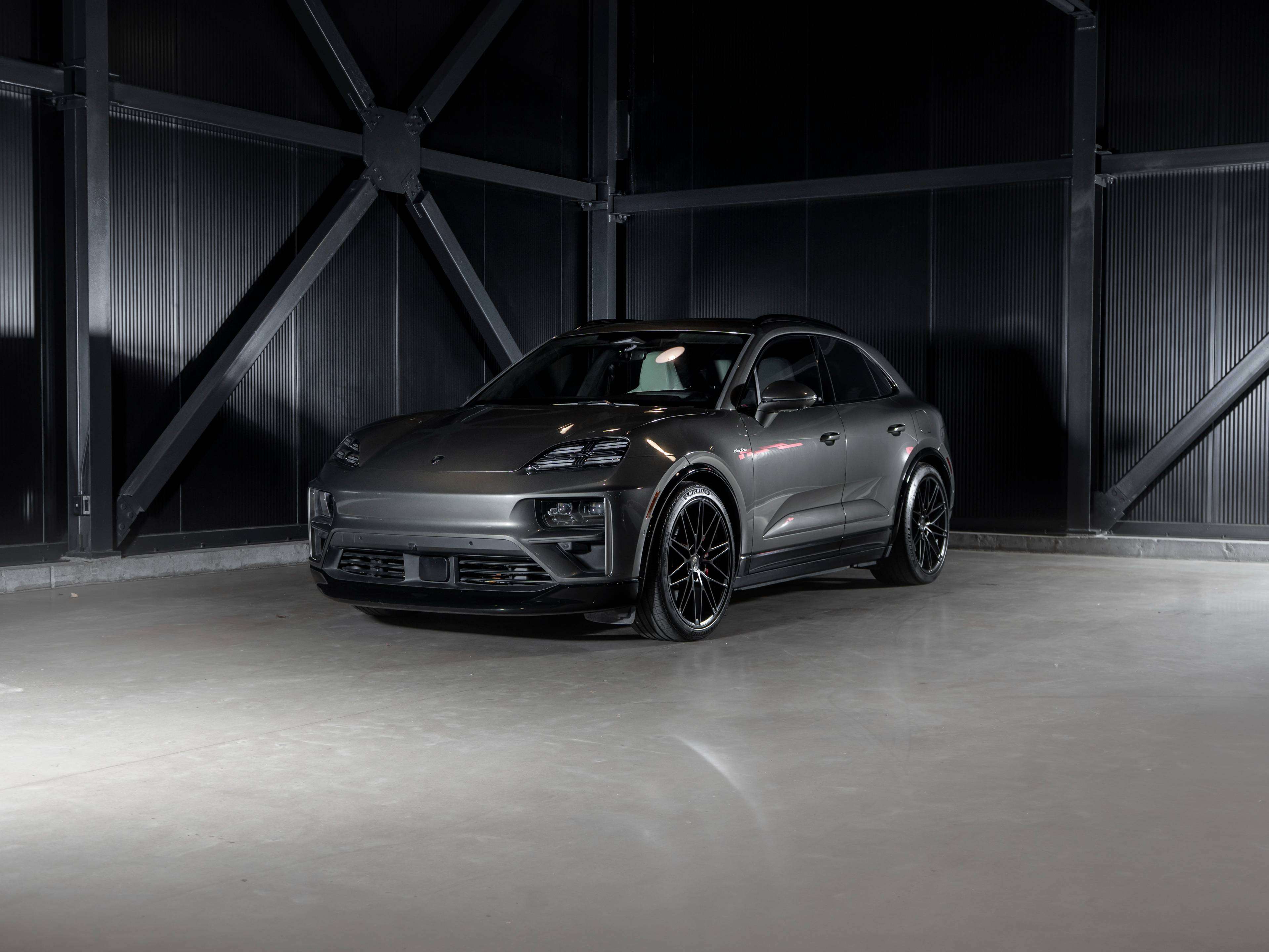 Image 1 Porsche Macan 2024 Macan Turbo - CPO 2024
