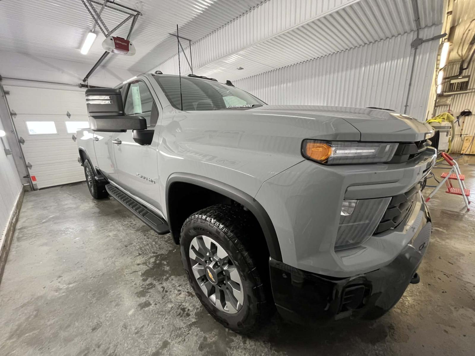 Chevrolet Silverado Custom 2024 — photo 4