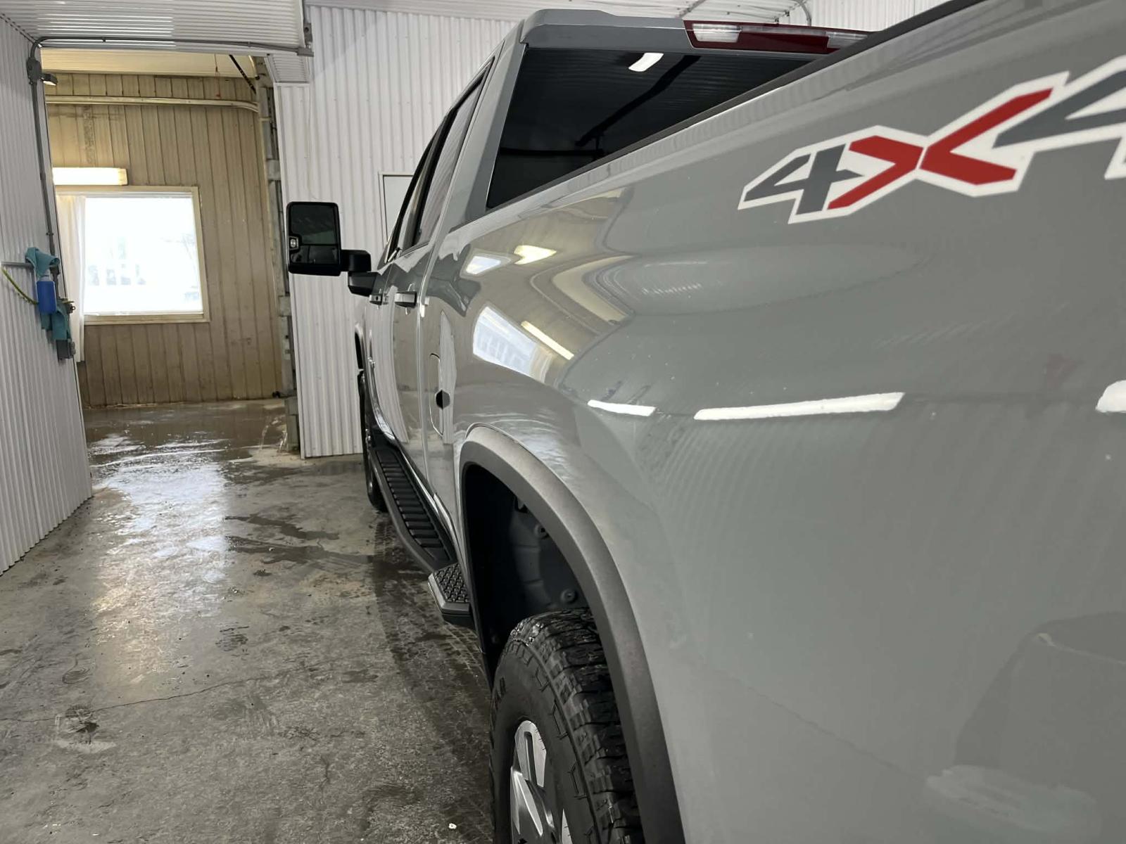 Chevrolet Silverado Custom 2024 — photo 8