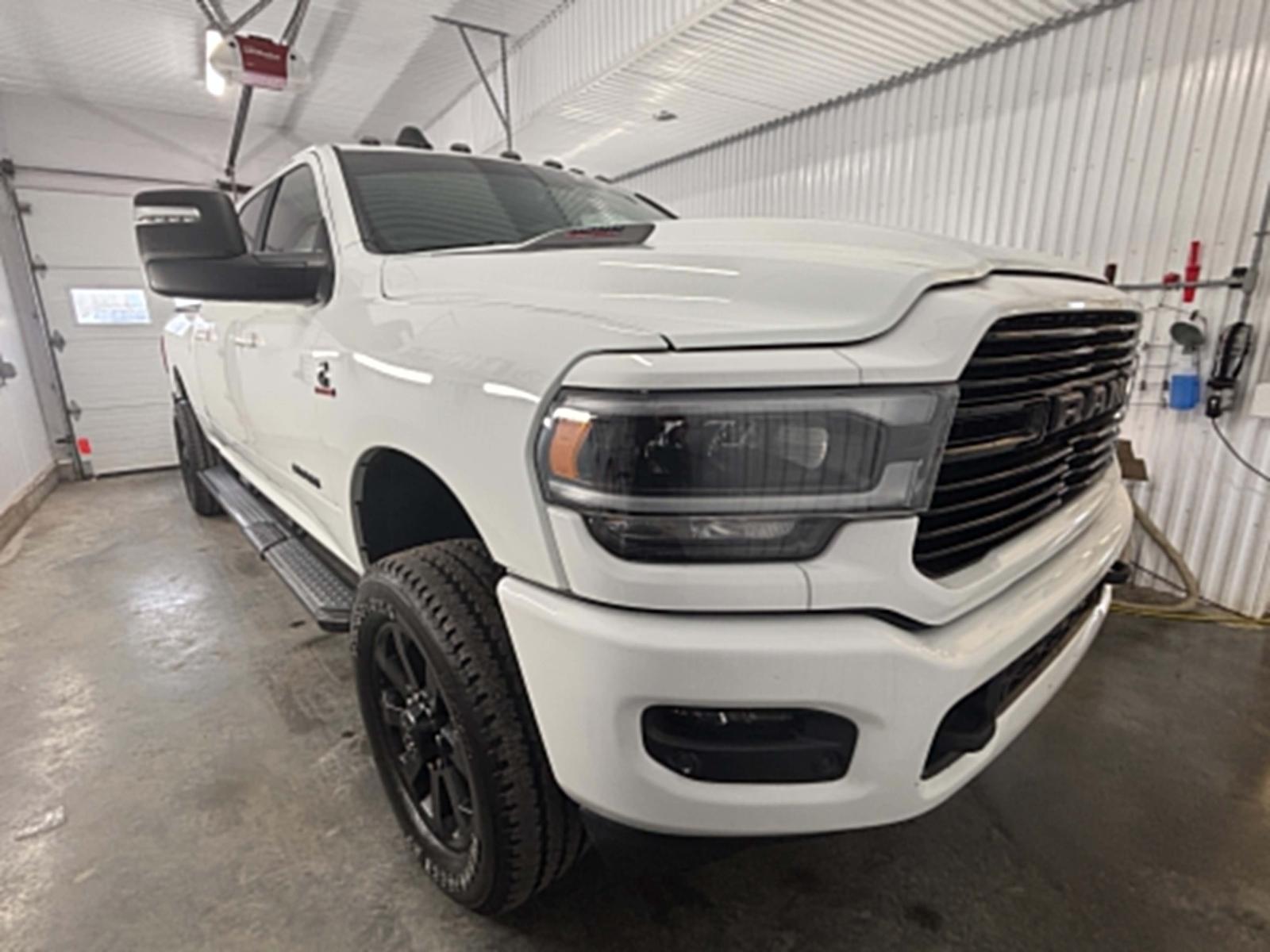 RAM 3500 Laramie 2024 — photo 2