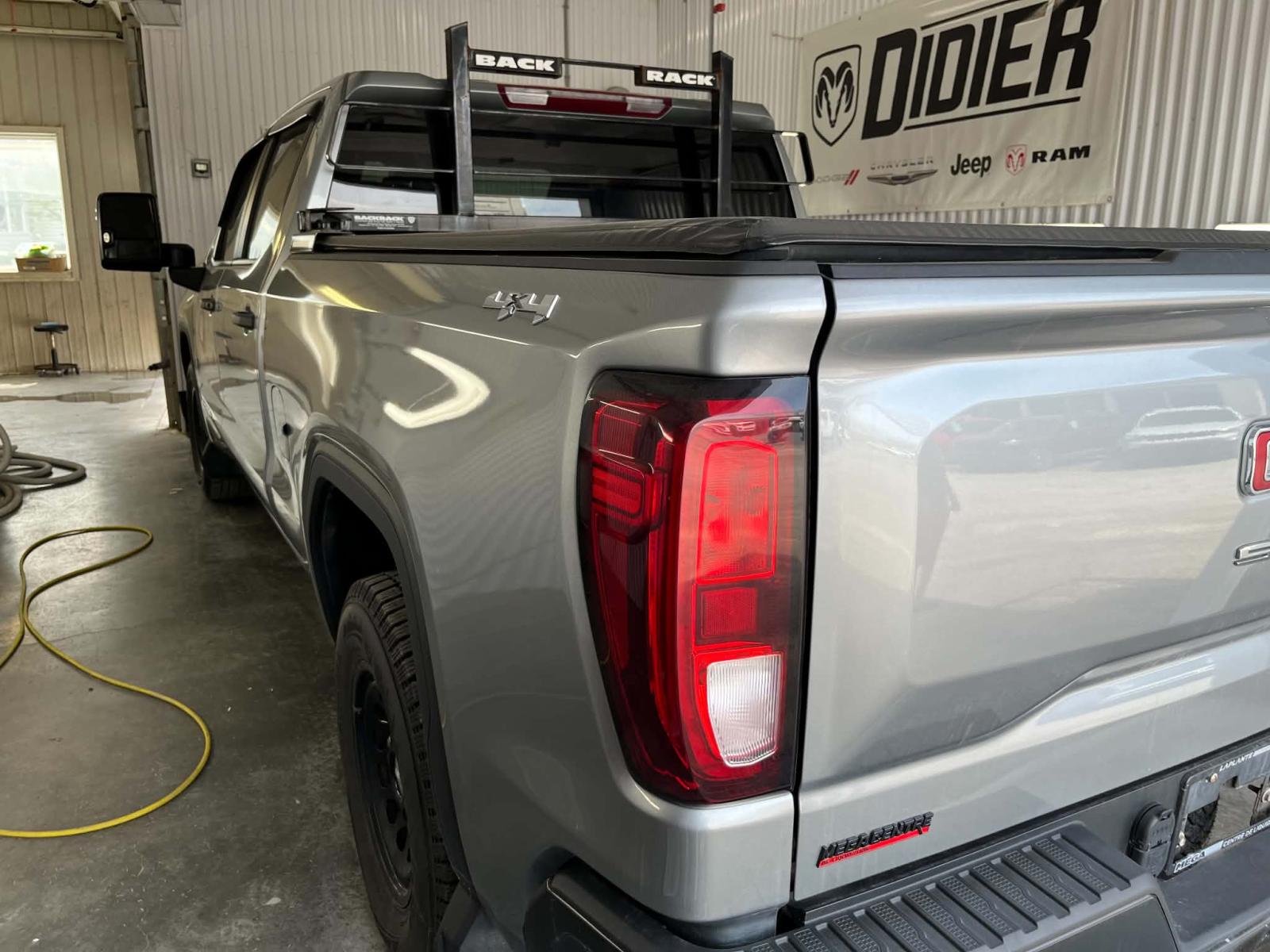 GMC Sierra K1500 Base 2023 — photo 7
