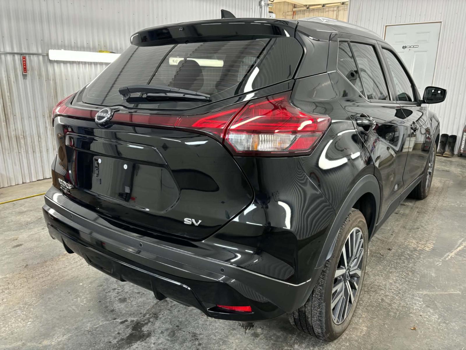 Nissan Kicks SV 2023 — photo 3