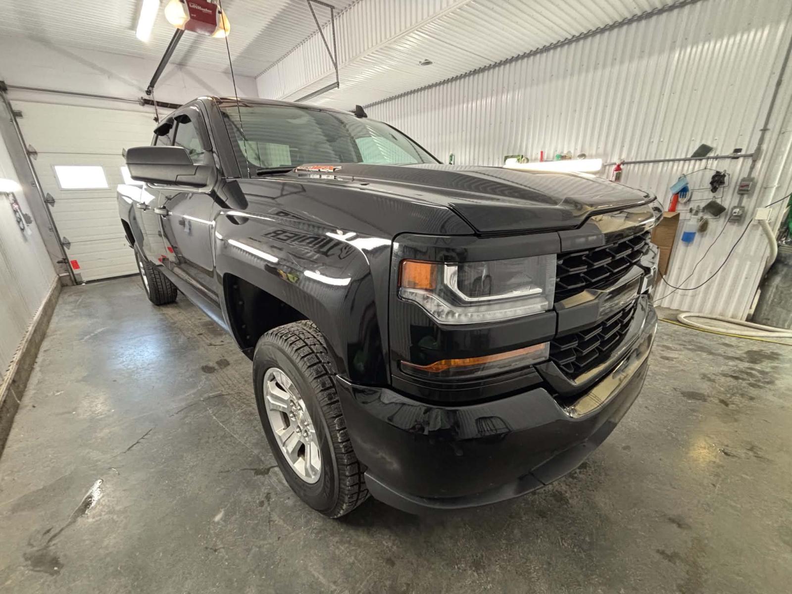 Chevrolet Silverado Noir 2017 — photo 2