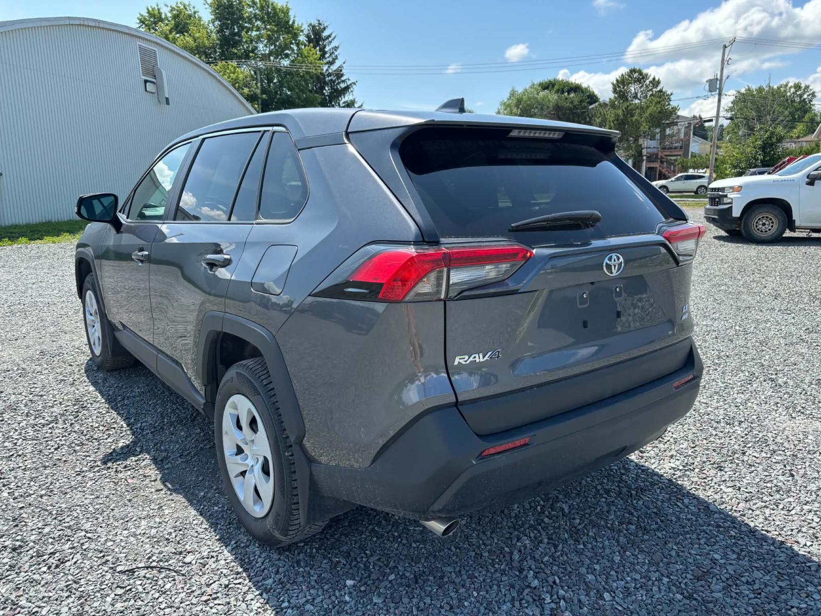 Toyota Rav4 LE 2025 — photo 4