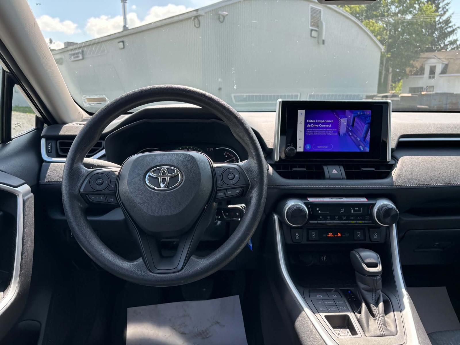 Toyota Rav4 LE 2025 — photo 6