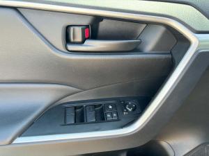 Thumbnail 9 Toyota Rav4 LE 2025