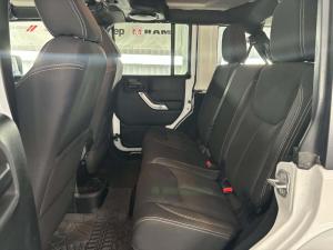 Thumbnail 16 Jeep Wrangler Unlimited Sahara 2014