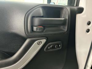 Thumbnail 9 Jeep Wrangler Unlimited Sahara 2014