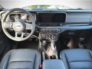 Miniature 10 Jeep Wrangler 4 Door Sahara 2026