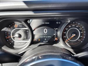 Miniature 15 Jeep Wrangler 4 Door Sahara 2026