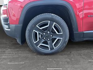 Miniature 7 Jeep Cherokee Laredo 2026