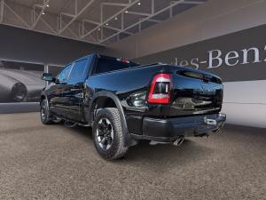 Miniature 7 RAM 1500 Rebel 4X4 Crew Cab 5'7 Box 2022