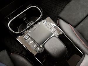 Miniature 17 Mercedes-Benz A-Class A 220 2022